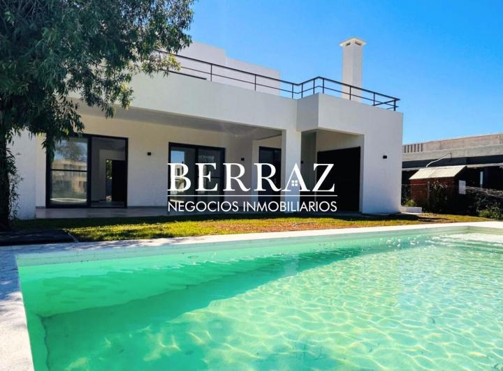 Casa · 270m² · 6 Ambientes · 2 Cocheras