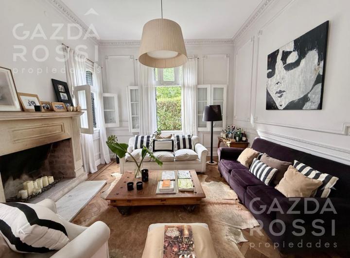 Casa · 400m² · 5 Ambientes · 2 Cocheras