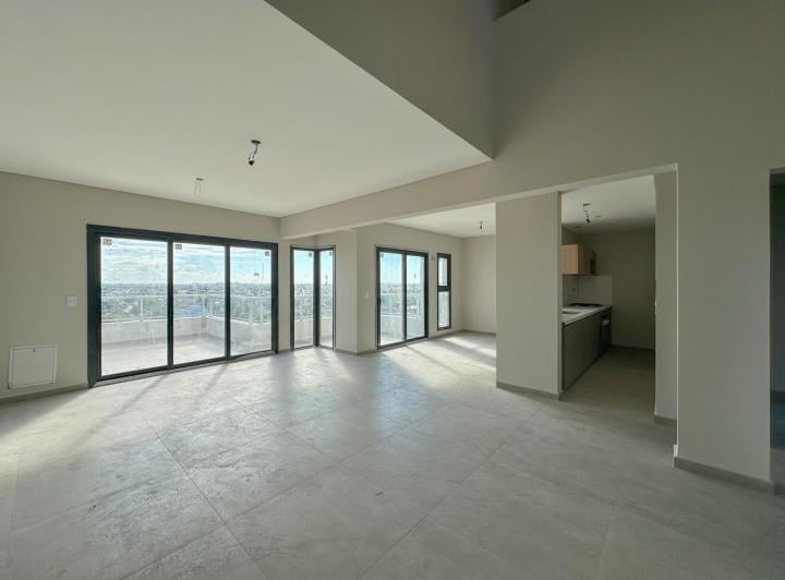 Departamento · 136m² · 5 Ambientes · 1 Cochera