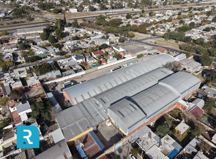Bodega-Galpón · 5806m² · 8 Ambientes · 5 Cocheras