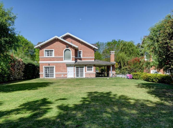 Casa · 150m² · 4 Ambientes · 1 Cochera