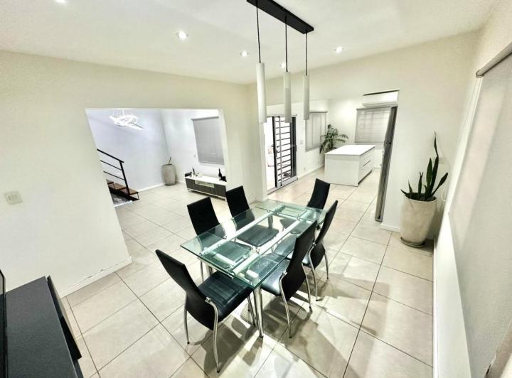 Casa · 143m² · 5 Ambientes