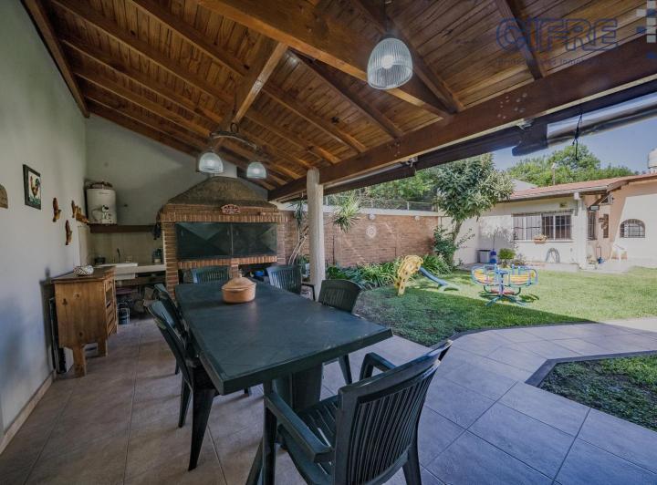Casa · 163m² · 5 Ambientes · 1 Cochera