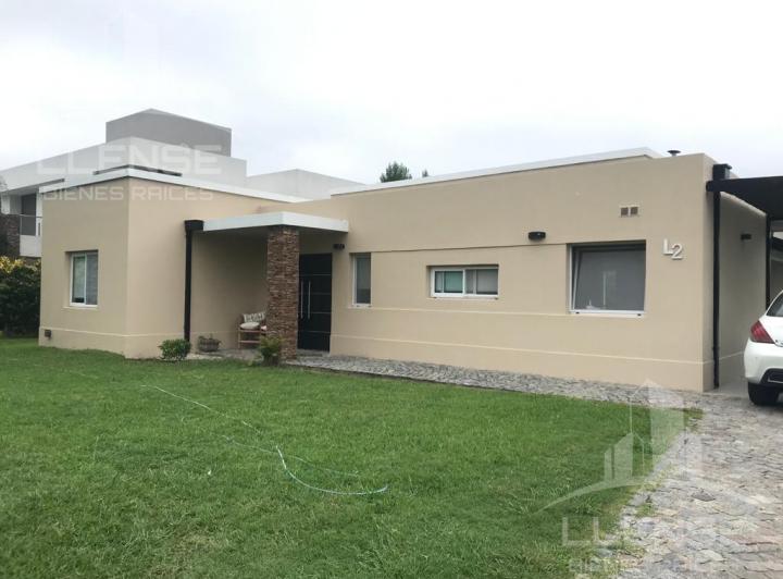 Casa · 137m² · 4 Ambientes · 1 Cochera