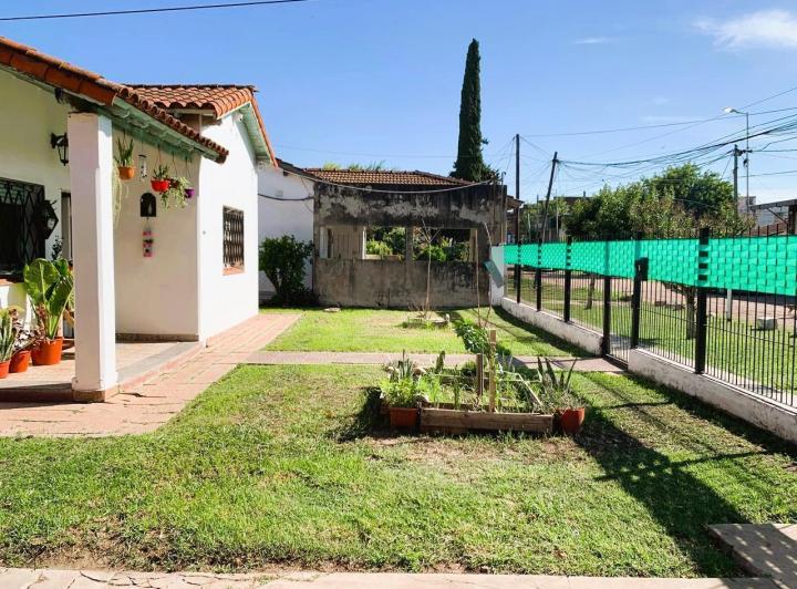 Casa · 75m² · 3 Ambientes · 5 Cocheras