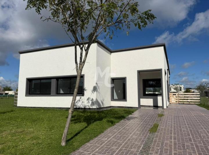 Casa · 178m² · 4 Ambientes · 2 Cocheras