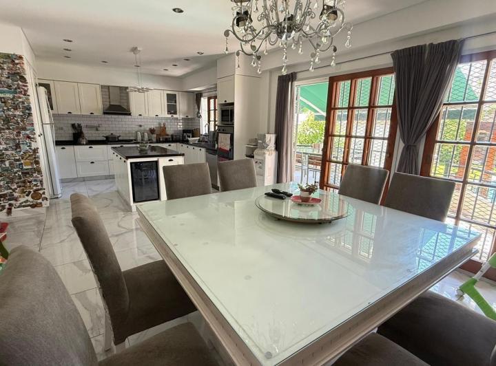 Casa · 500m² · 7 Ambientes · 2 Cocheras