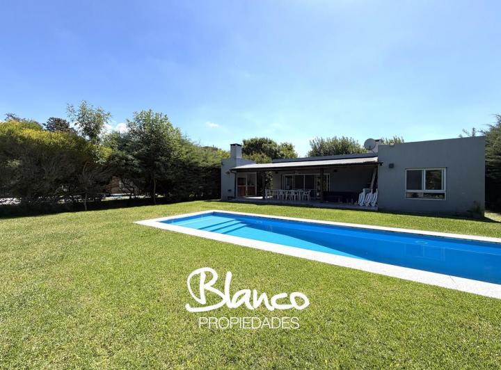 Casa · 168m² · 3 Ambientes · 1 Cochera