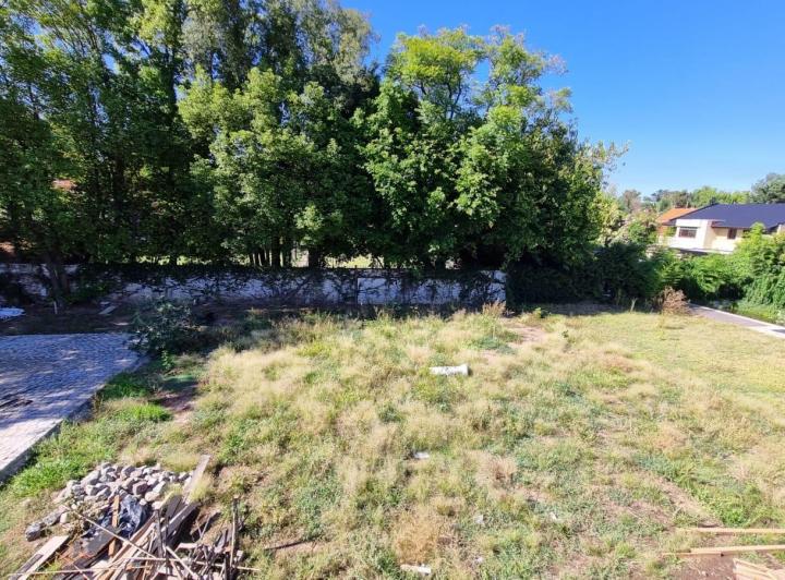 Terreno · 725m²
