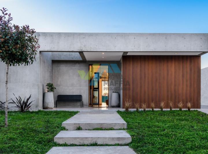 Casa · 135m² · 4 Ambientes · 1 Cochera