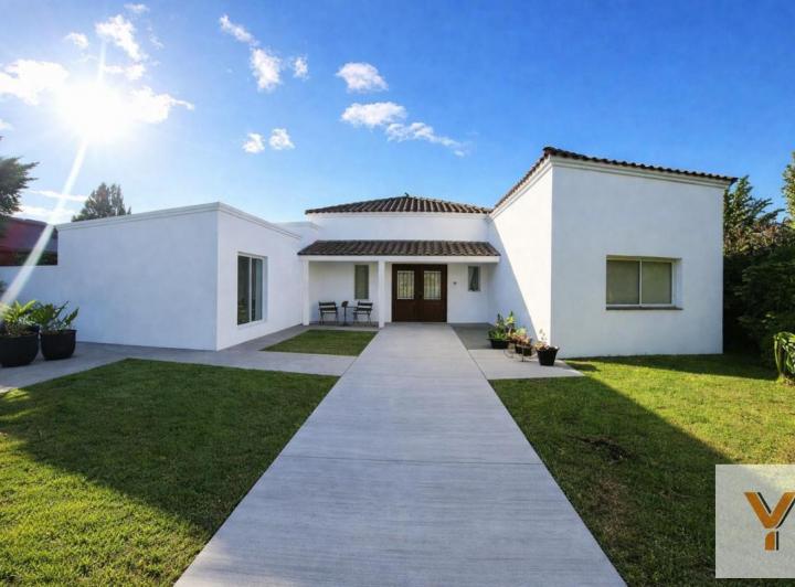 Casa · 228m² · 5 Ambientes