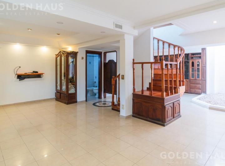 Casa · 224m² · 5 Ambientes · 3 Cocheras