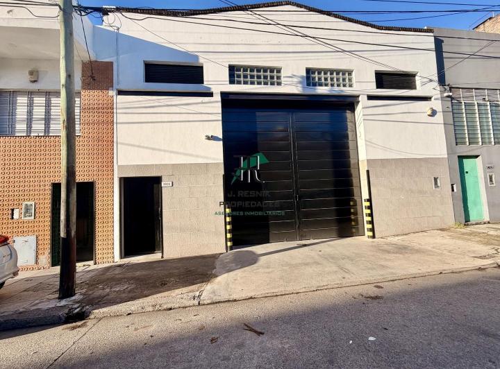 Bodega-Galpón · 360m²