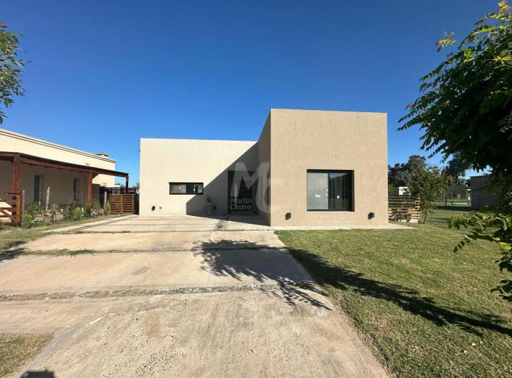 Casa · 158m² · 4 Ambientes · 1 Cochera