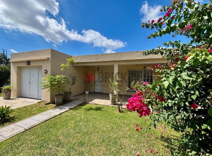 Casa · 222m² · 7 Ambientes · 1 Cochera