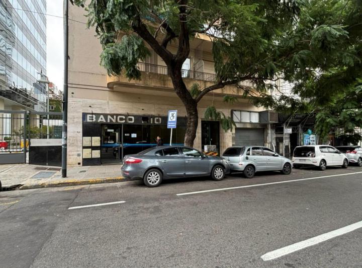 Local comercial · 976m²