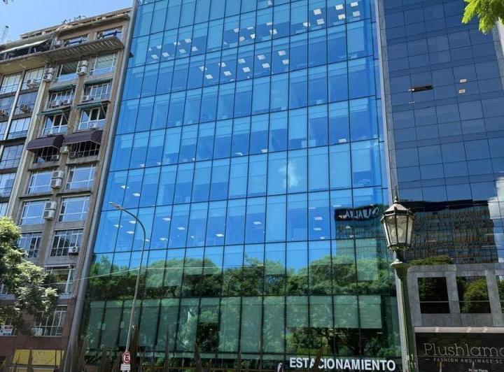 Oficina comercial · 465m² · 1 Ambiente · 4 Cocheras