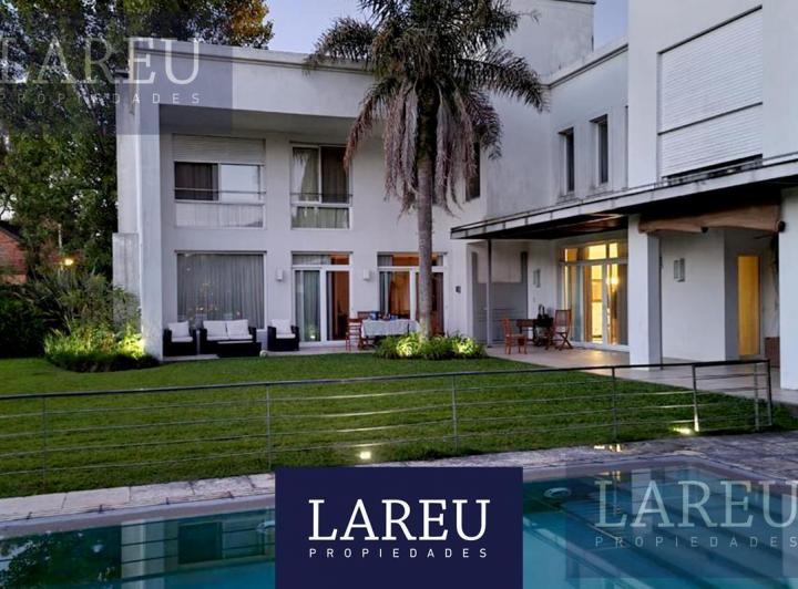 Casa · 350m² · 6 Ambientes · 2 Cocheras