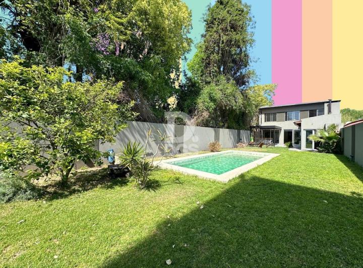 Casa · 383m² · 5 Ambientes · 2 Cocheras