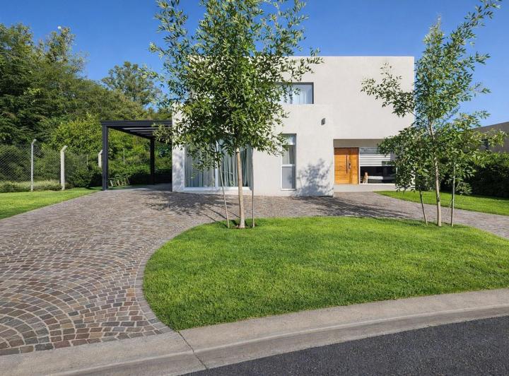 Casa · 190m² · 5 Ambientes · 2 Cocheras