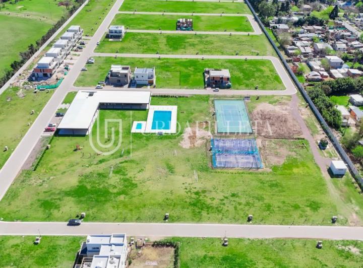 Terreno · 383m²