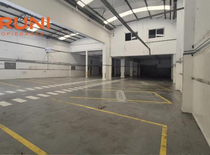 Bodega-Galpón · 1062m²