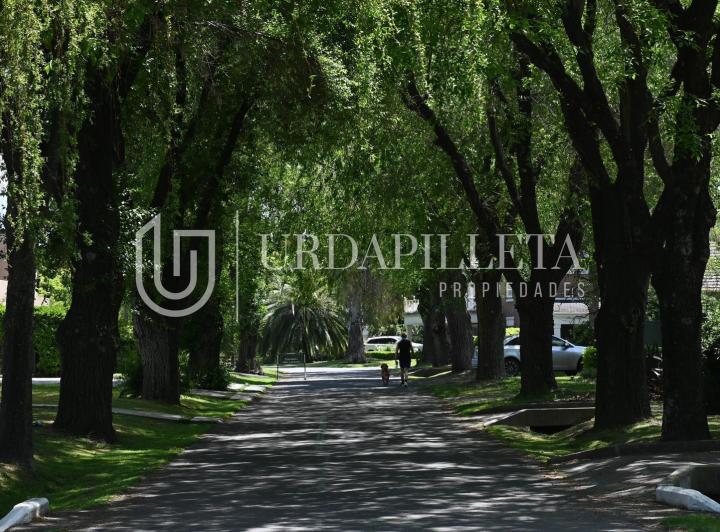 Terreno · 986m²