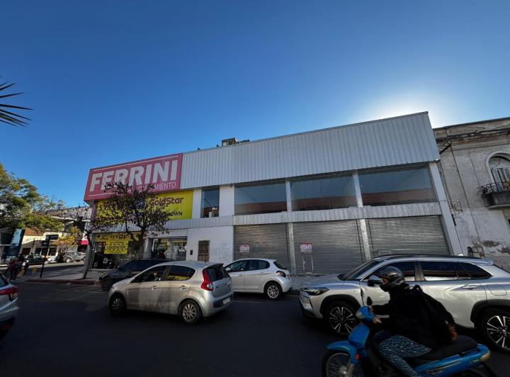 Local comercial · 128m² · 2 Ambientes