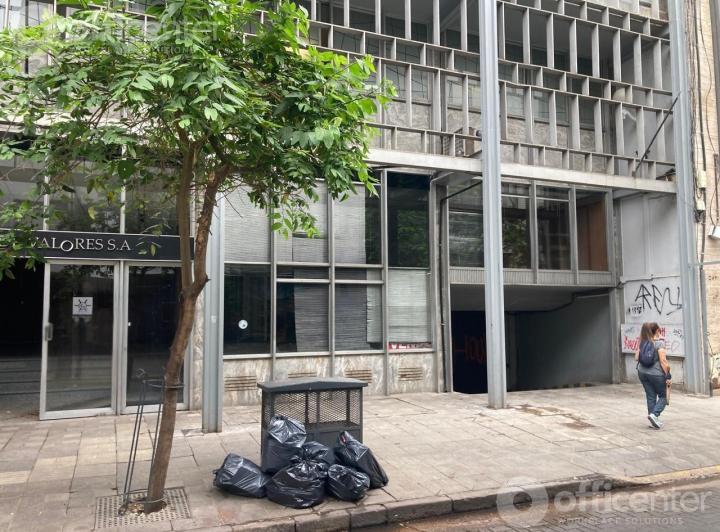 Local comercial · 240m²