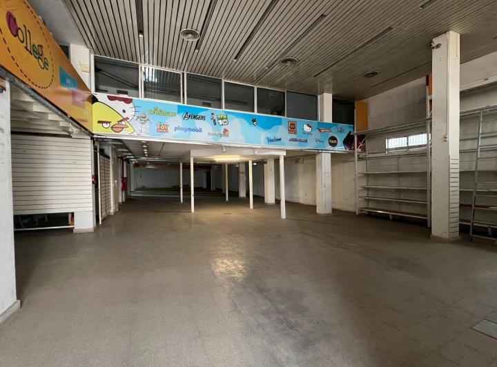 Local comercial · 1929m²