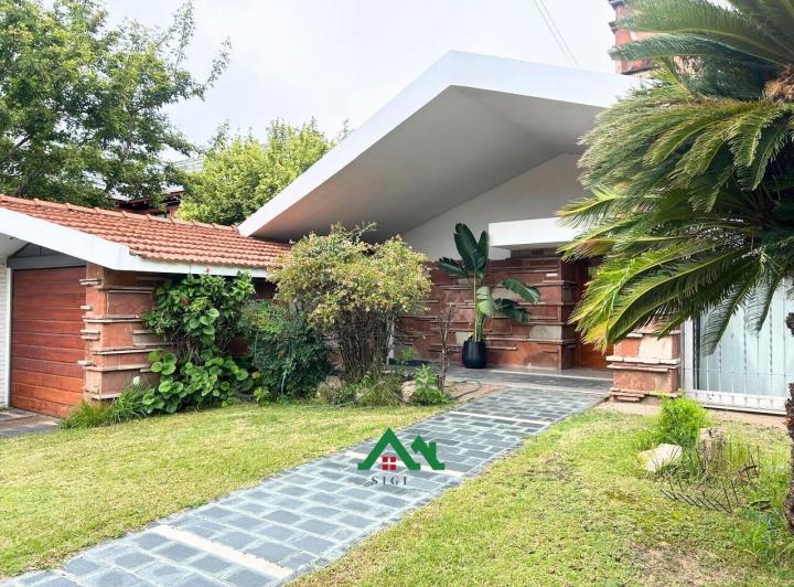 Oficina comercial · 340m² · 8 Ambientes · 4 Cocheras