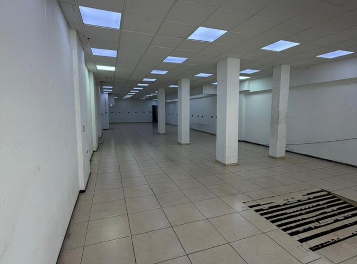 Local comercial · 337m²