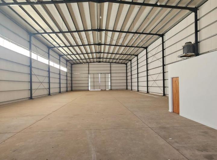 Bodega-Galpón · 876m² · 2 Ambientes