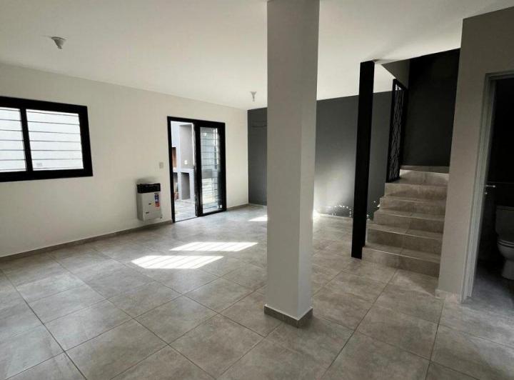 PH · 80m² · 7 Ambientes · 1 Cochera