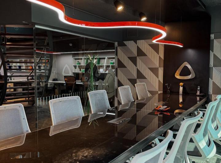 Oficina comercial · 338m² · 10 Ambientes · 3 Cocheras