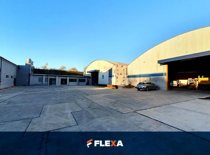 Bodega-Galpón · 150m² · 11 Ambientes · 22 Cocheras