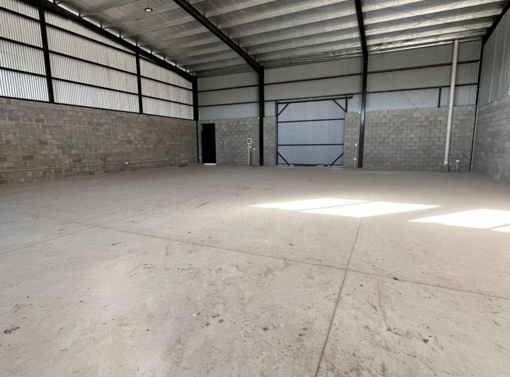 Bodega-Galpón · 300m² · 3 Cocheras