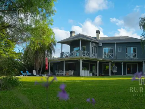 Casa en Venta en Septiembre, Countries y Barrios Cerrados en Escobar