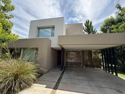 Casa en Venta en City Bell, Partido de La Plata