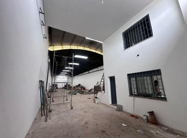 Bodega-Galpón · 405m² · 4 Ambientes