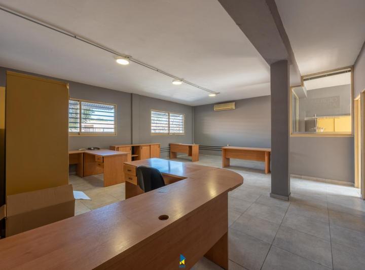 Oficina comercial · 600m²