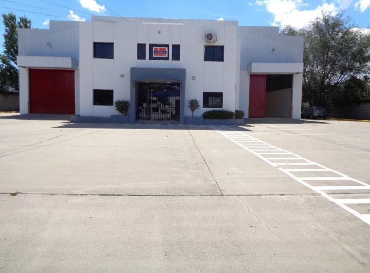 Bodega-Galpón · 1902m² · 6 Ambientes · 12 Cocheras