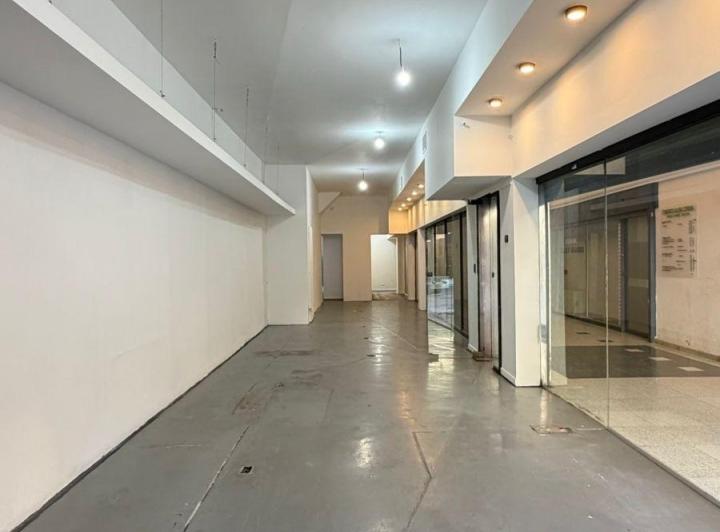 Local comercial · 100m²