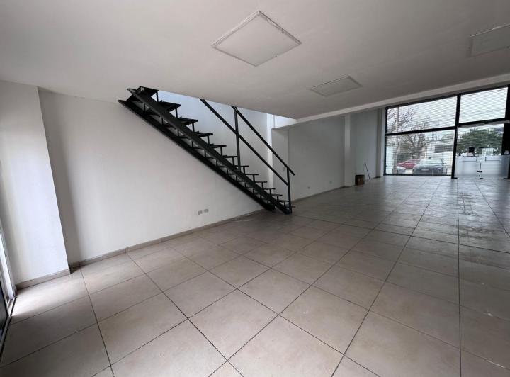 Local comercial · 150m²