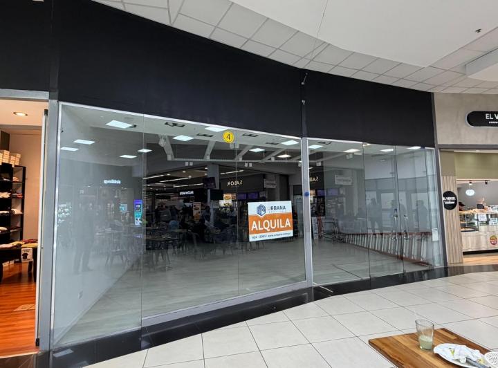 Local comercial · 60m² · 1 Ambiente · 15 Cocheras