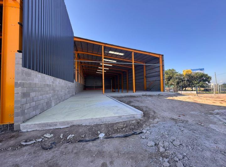 Bodega-Galpón · 990m² · 2 Ambientes