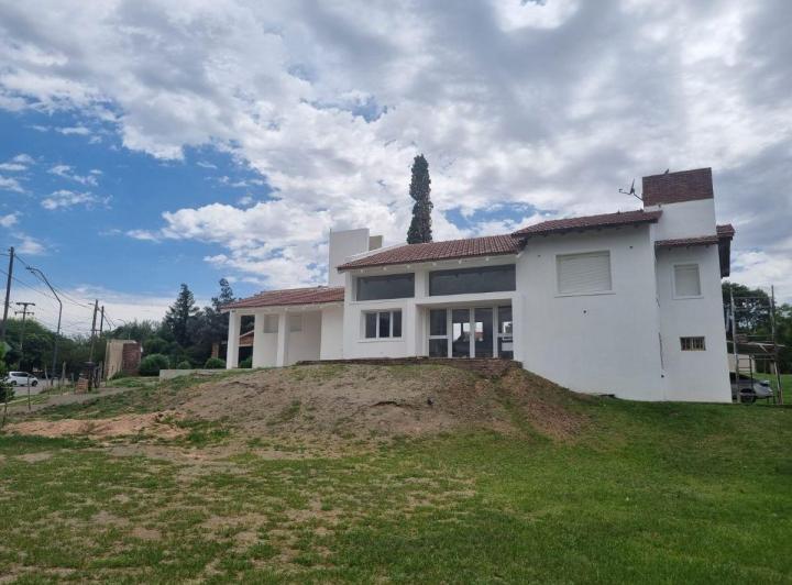 Local comercial · 177m² · 3 Ambientes