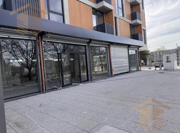 Local comercial · 240m² · 1 Ambiente