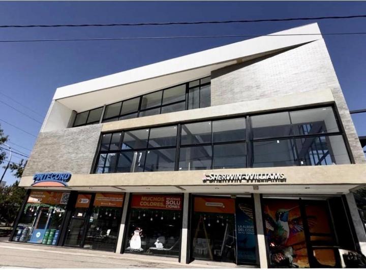 Local comercial · 224m² · 4 Cocheras