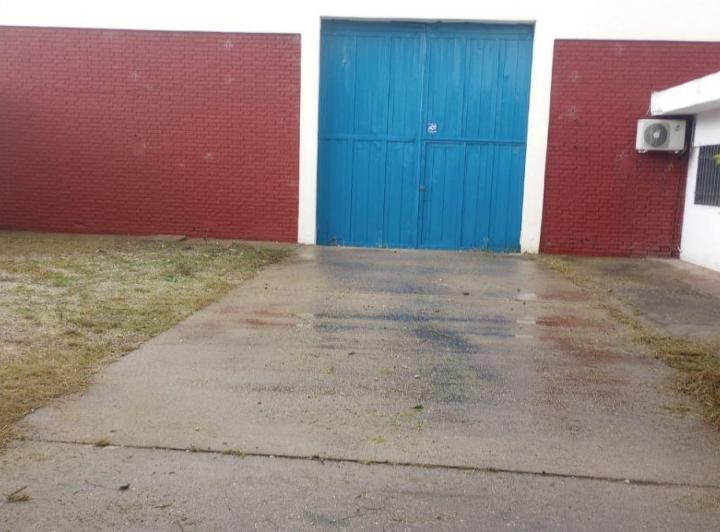 Bodega-Galpón · 1600m² · 8 Ambientes